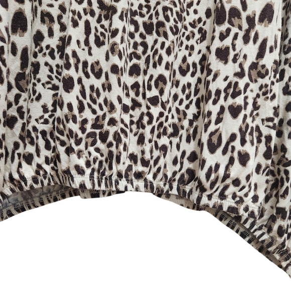 Cato Women's Plus 22/24 Animal Print Leopard Soft Pullover Top Criss Cross Back - Picture 4 of 7